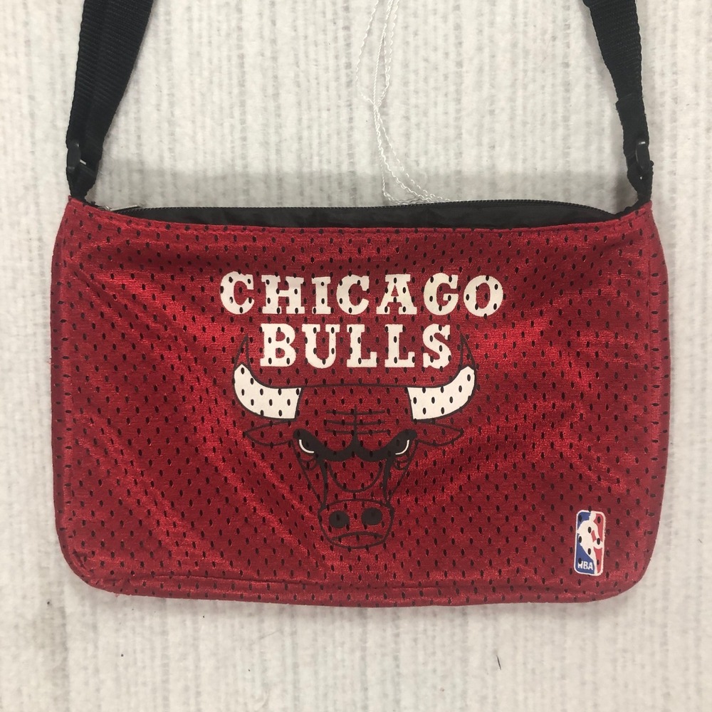 Chicago Bulls Crossbody‎ Bag Red Mesh NBA Logo Adjustable Strap